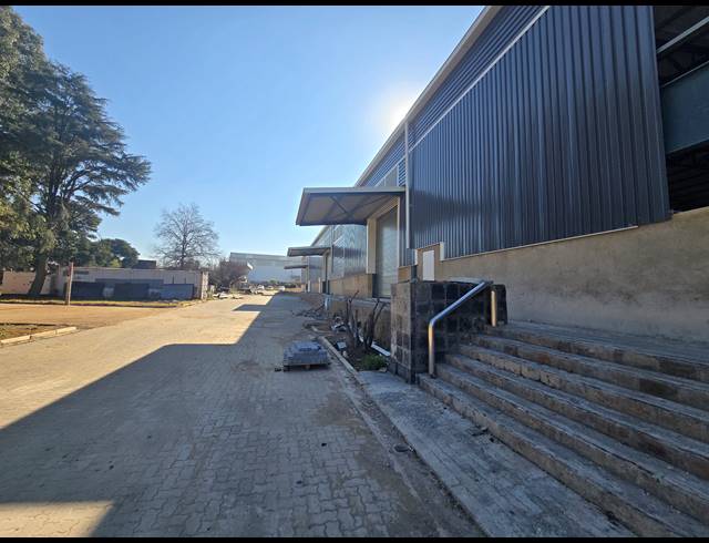 7,000M² WAREHOUSE FOR SALE IN ANDERBOLT